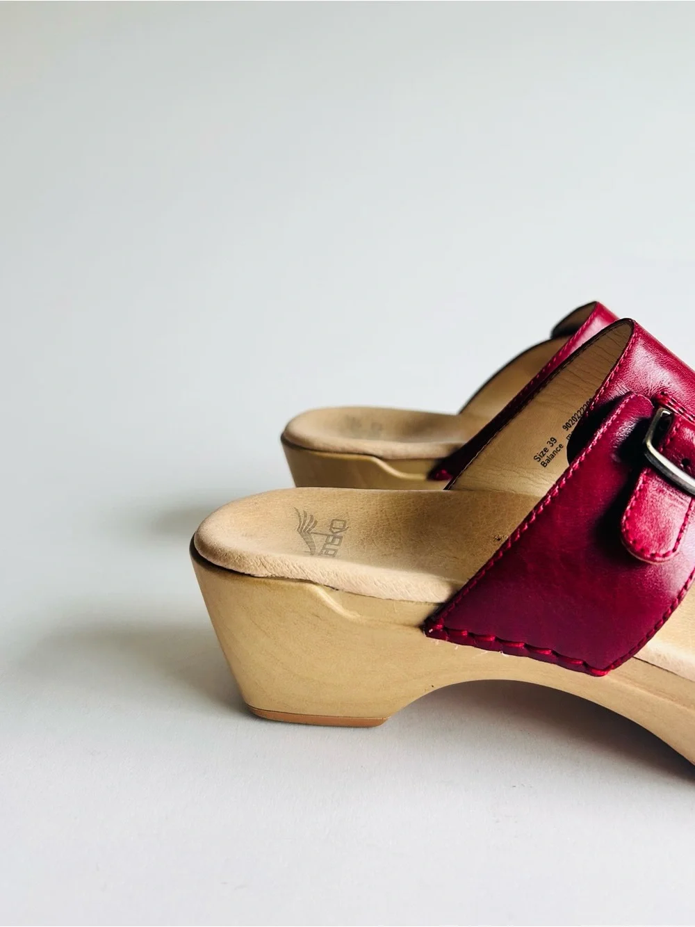 Dansko Burgundy Leather Rubber Outsole Clog Sandals size EUR 39, US 8.5 - Picture 14 of 15